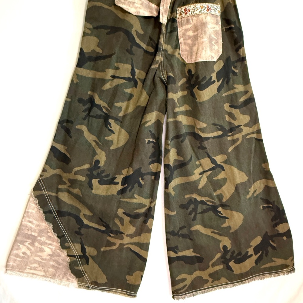 POL OLIVE CAMO TAPESTRY FLORAL WIDE LEG PANT NWOT Size Small oversized - Picture 12 of 13